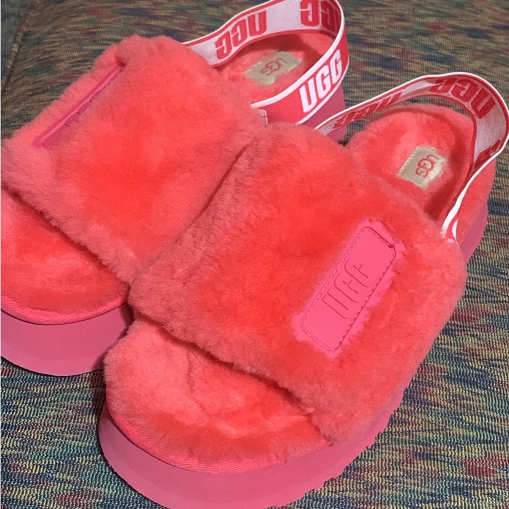 UGG Women's Coral Fluffy Slippers